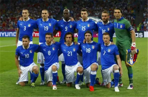 意大利十大经典球衣,蓝色魅影照片