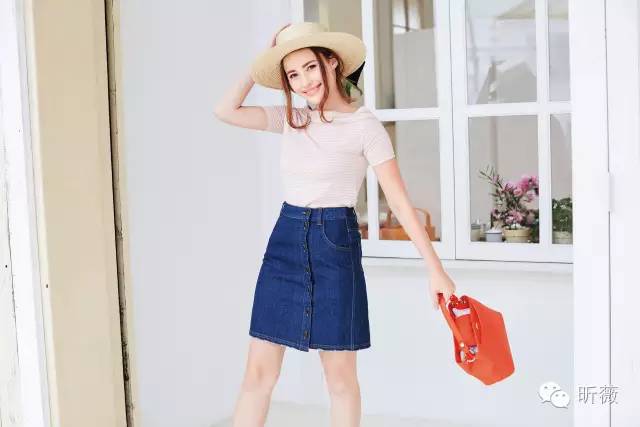 满大街的一排扣子是怎么回事？！