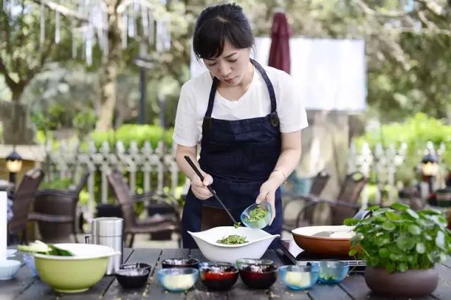 用十年“食光”，去结交一座城