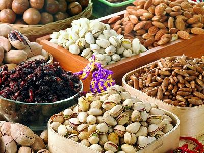 哪项不能作为中暑的处理方法,出现中暑的症状时不正确的做法