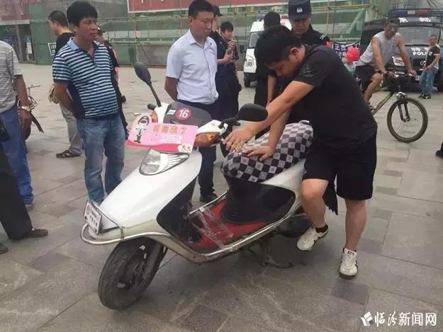 在平阳广场没领到你丢了的摩托或电动车了么？