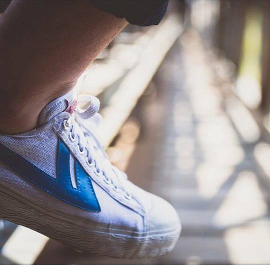 回力鞋70年代最经典的红白色,回力最火的五款老爹鞋渐变色