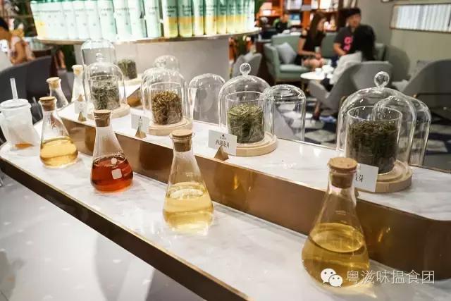 轻奢金x薄荷绿,原来你是这么一家茶饮店(文末教你刷我的卡