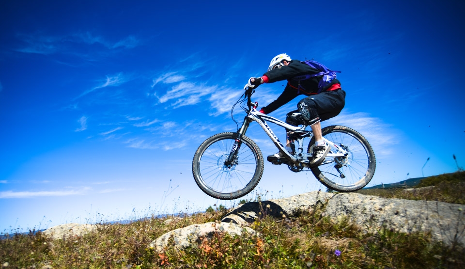骑车擦伤怎么处理不留疤,骑车受了点擦伤怎么处理