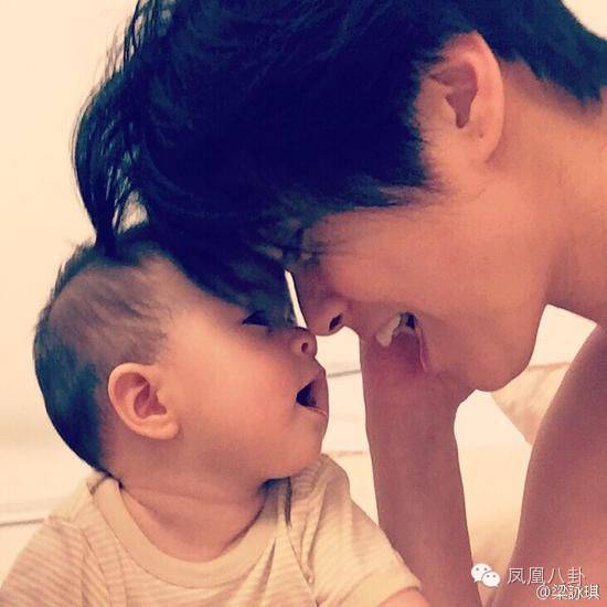 郑伊健甩邵美琪牵手梁咏琪,郑伊健和邵美琪梁咏琪