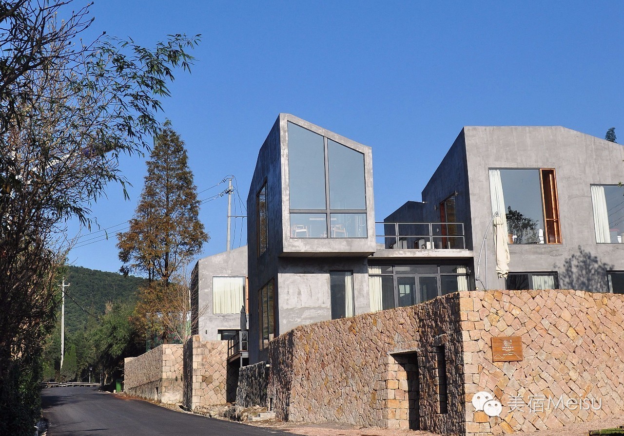 多亏这帮牛气的设计师，才横空出世了那么多惊艳美宿！后起之秀不断涌现，同质化是否有望减弱？