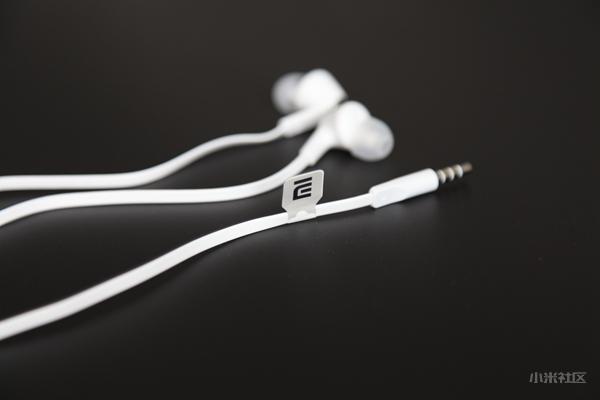 现在最值得入手的小米耳机,小米活塞耳机基础版和青春版