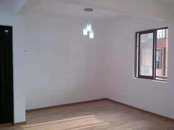 成都一套房的钱，在国外可以买些啥？看完我整个人都不好了