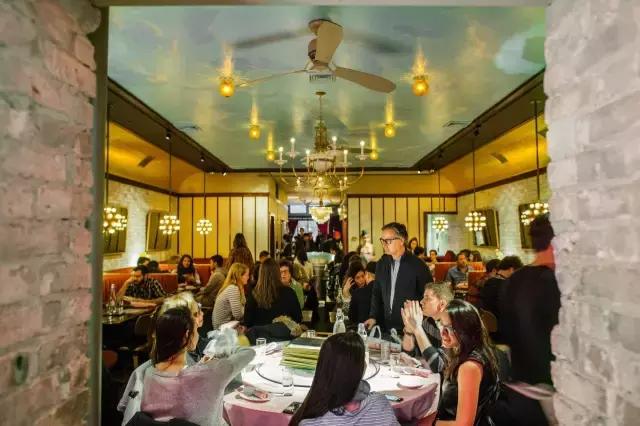 摊煎饼果子的技术视频,美国煎饼做法