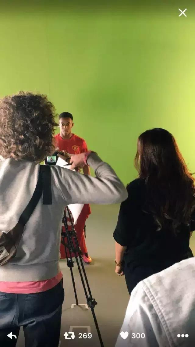 曼联中国春节球衣,伊布曼联新赛季号码