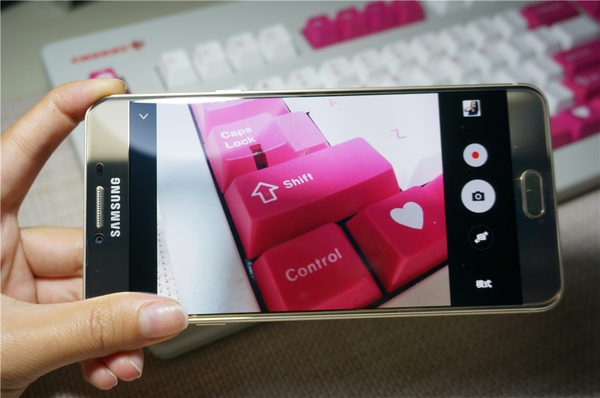 三星galaxyc7手机长什么样,三星galaxyc7白色