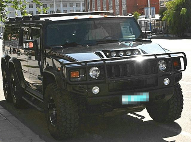 偶遇军车号牌轿车,偶遇悍马h6