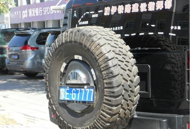 偶遇军车号牌轿车,偶遇悍马h6