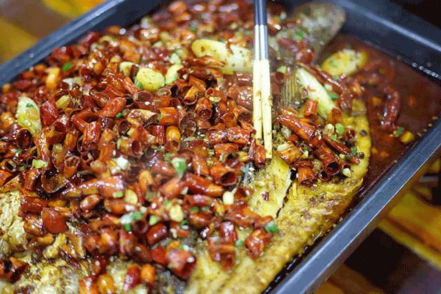 这艘巨型渔船终于驶入泉州，鱼控们上船后已经失控！