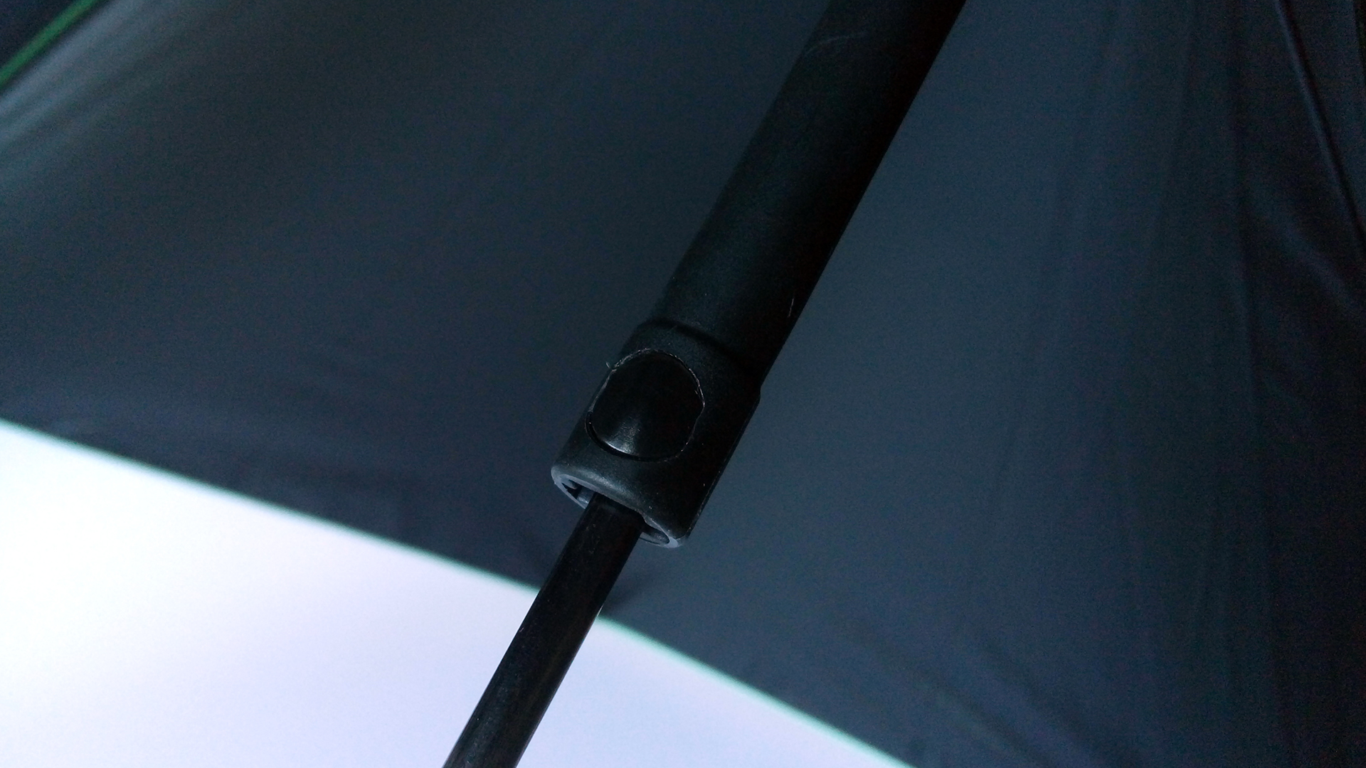 夏日里又一抹轻盈的色彩锐乐防晒超轻长伞试用手记