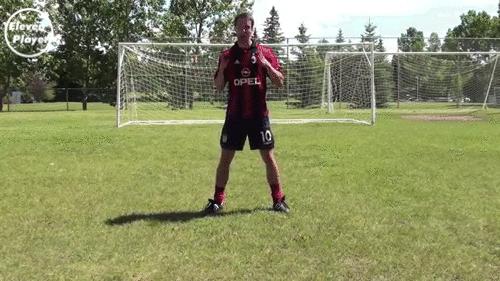 足球技巧8种最为实用的,足球防球的技巧