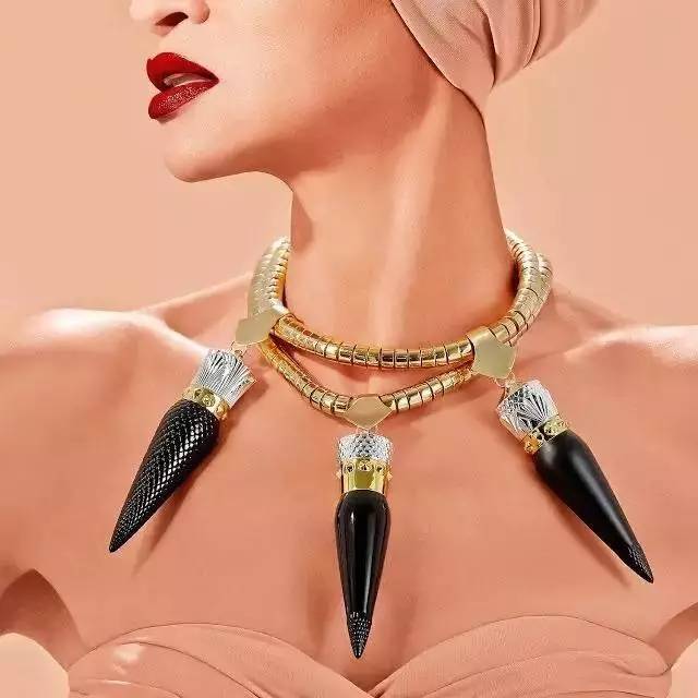 没有一支口红解决不了的问题,世上没有一件事是处理不了的