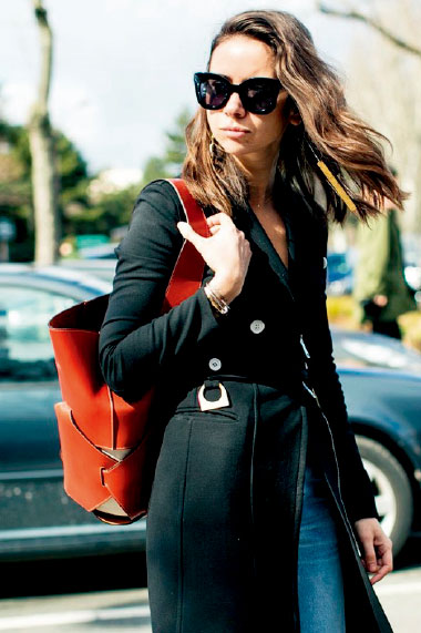 容量越大肩带越宽