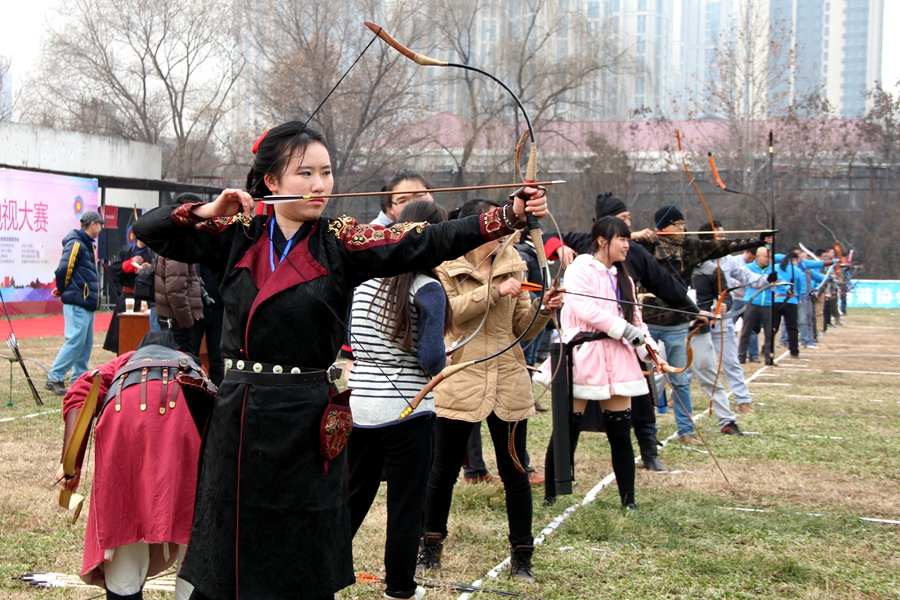 穿汉服弯弓引箭,穿汉服射箭视频