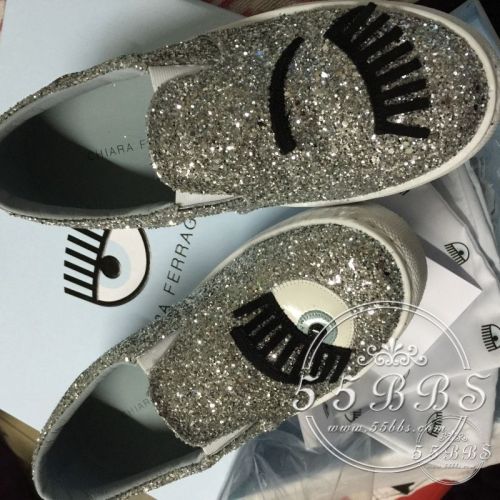 尖头平底鞋valentino,一周看点完整版