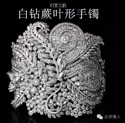 为什么每个女人都要有一串石榴石,为什么每个女人要有一件羊绒大衣