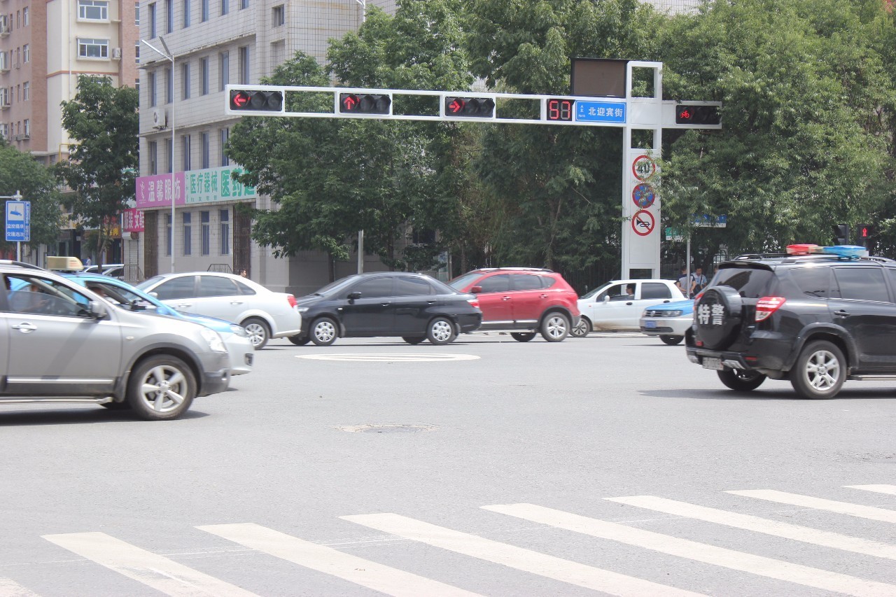 四平交警最新路况,四平新型信号灯