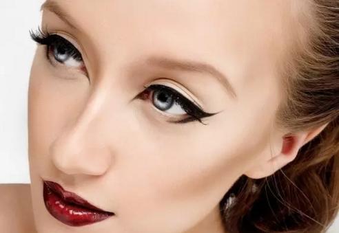 如何开眼角画眼线,有开眼角怎么画眼线