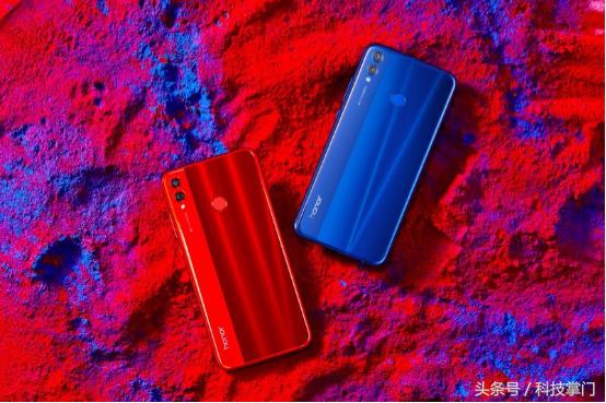 荣耀8x开箱魅海蓝,荣耀8x值得入手的手机