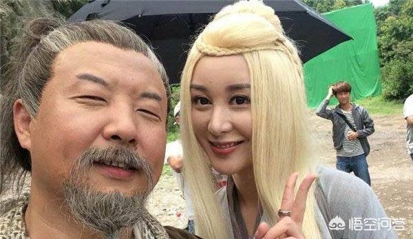 老顽童周伯通武功排第几,83版射雕英雄传周伯通的拿手武功