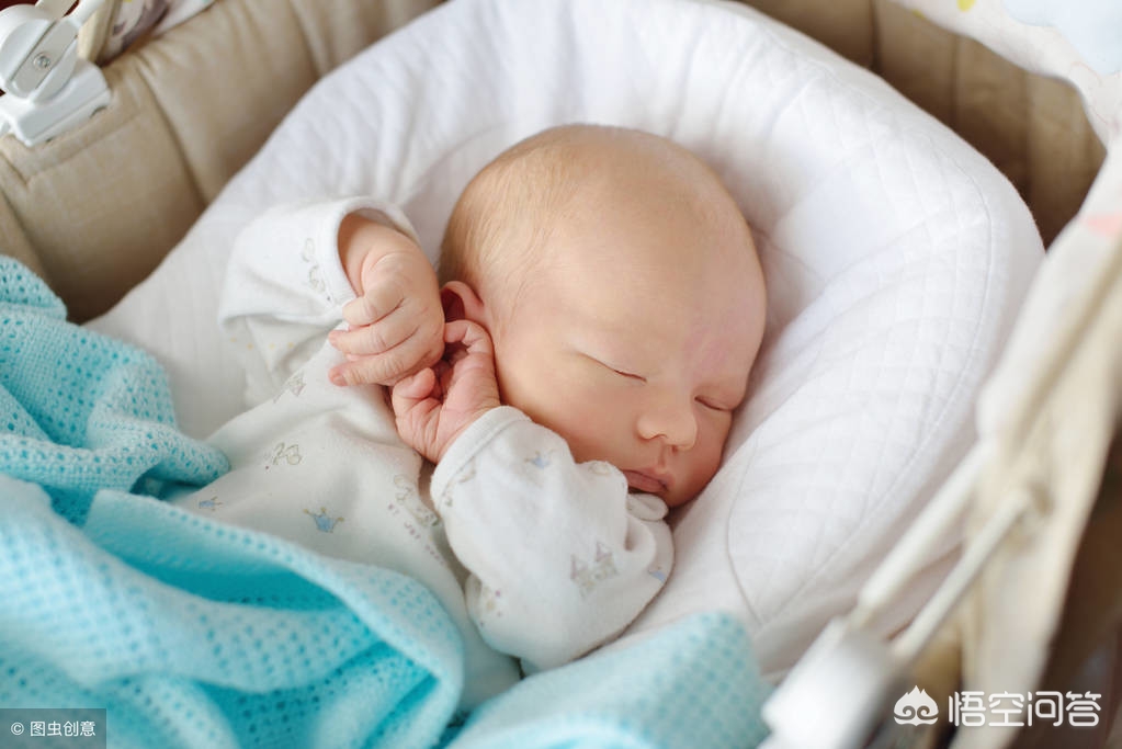 6个月宝宝头睡偏了怎么矫正,6个月小孩头睡偏了能改过来吗