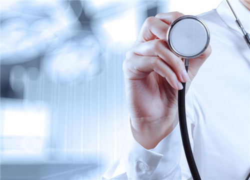 痛风发作放血了还肿是怎么回事,痛风引起肾脏并发症吗