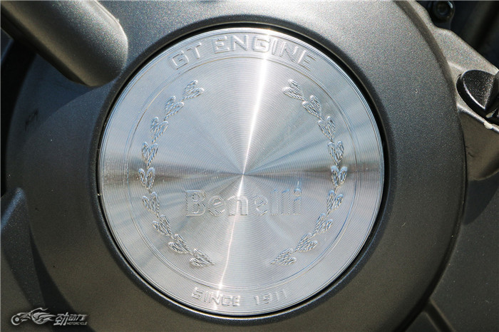 贝纳利bj300gs绿色,贝纳利bkx300试驾