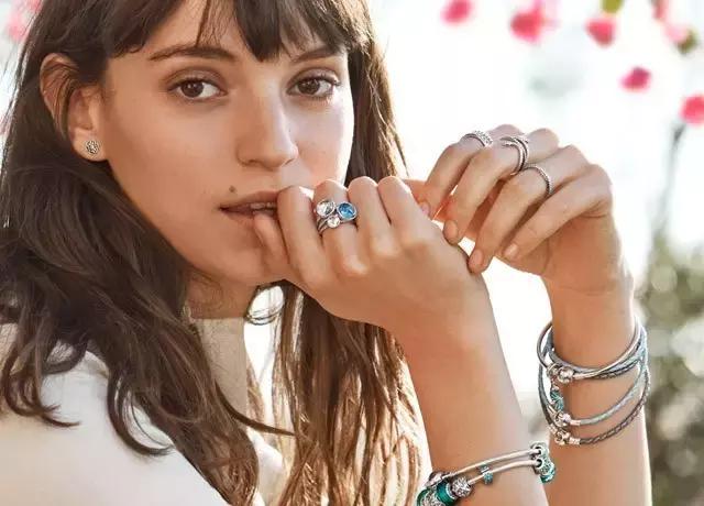 深挖寺库42件美好单品，我知道你想有点酷，但又怕太出格！