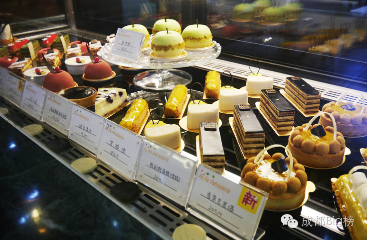 这个挨着成都建设巷的新新社区，看起来好像很好吃。