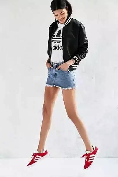 球鞋/最爱脚下那抹红，今夏潮人都得踩个它