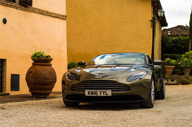 阿斯顿马丁db112020款v8coupe,全球限量1台的阿斯顿马丁db11