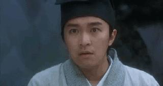 老牛吃嫩草!退休老警察凭什么获得年轻美少女疯狂垂青?