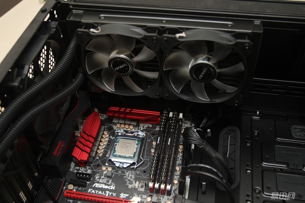 追风者515机箱可以装大主板吗,华擎b150装nvme