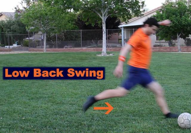 如何将足球踢得更高,足球怎样踢得更高更远