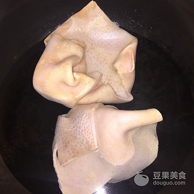 鲜汁四溢的小笼汤包——附详细包子手法图