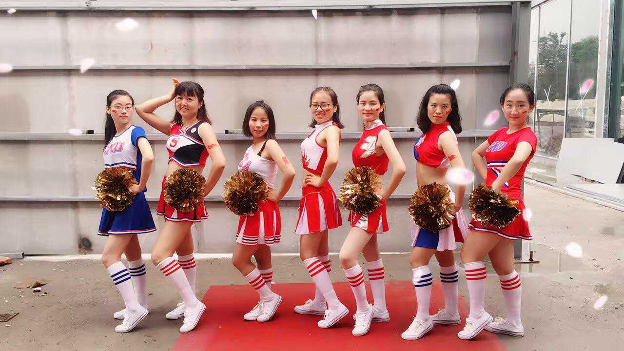 绿荫赛场战意浓和君学子情谊深--“梵恩诗杯”和君陕西足球赛