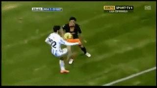 如何在足球球场上装x,在家就能练的足球技巧增加球感