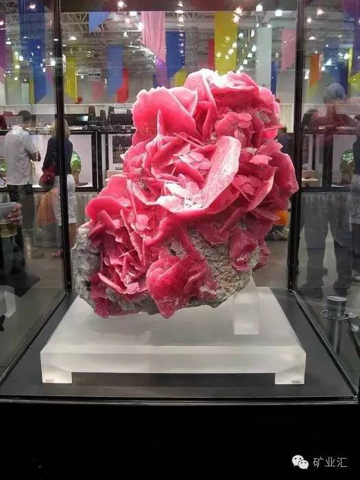 菱镁矿和菱锰矿,菱锰矿矿石图片