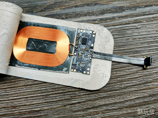 手机壳有贴片可以无线充电,手机壳贴了个贴片能无线充电吗