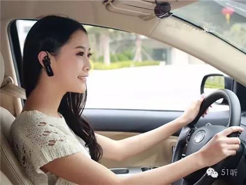 开车玩手机是刑法第几条,开车玩手机该不该入刑