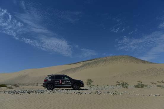 超多美图慎入！开神车，走丝路，这些不可思议的美景就在中国！