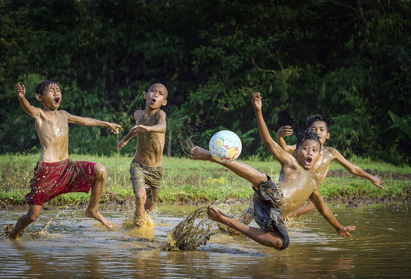 足球运动中常见的损伤有哪些,足球运动中损伤的预防与处理