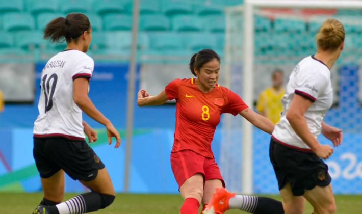 太感动！门柱阻挡了中国女足的脚步，却阻挡不了她们的风采