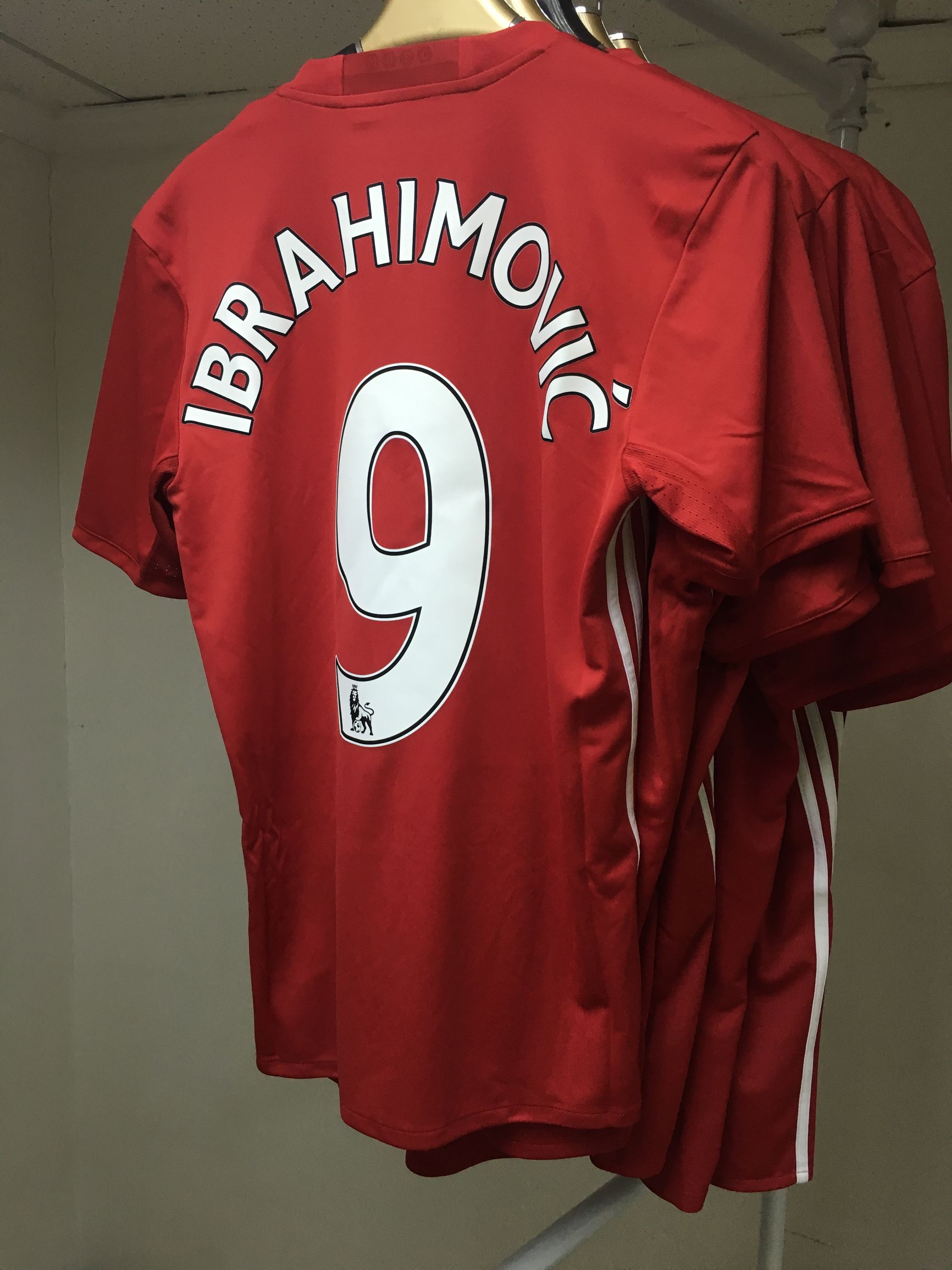 曼联2016主场球衣,曼联16-17赛季