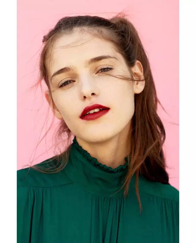 不到千元的旗舰机,不到千元的大牌套装护肤品